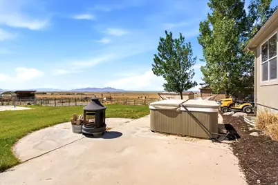 7145 N Ridge Rd W, Lake Point, UT 84074 - Photo 31