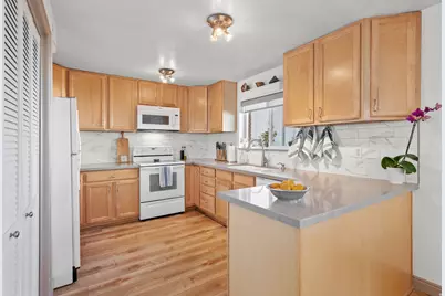 7002 S Derek Hollow Cv, Midvale, UT 84047 - Photo 9