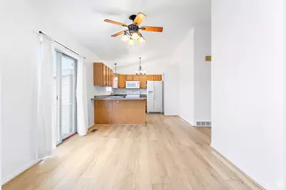 2143 E Alta Cove Cir, Sandy, UT 84093 - Photo 9
