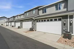 2806 N Fighting Falcon St, Layton, UT 84040 - Photo 5