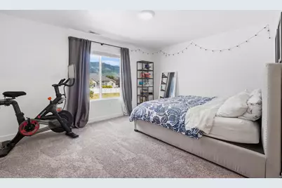 2806 N Fighting Falcon St, Layton, UT 84040 - Photo 17