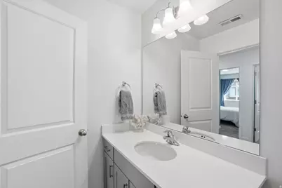 2806 N Fighting Falcon St, Layton, UT 84040 - Photo 23