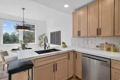 4768 S Ruth Meadows Cv, Millcreek, UT 84117 - Photo 17