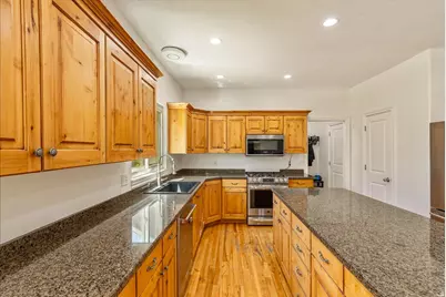 1079 Stone Fly Dr, Bluffdale, UT 84065 - Photo 15