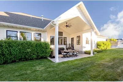423 E 25 N, Millville, UT 84326 - Photo 7