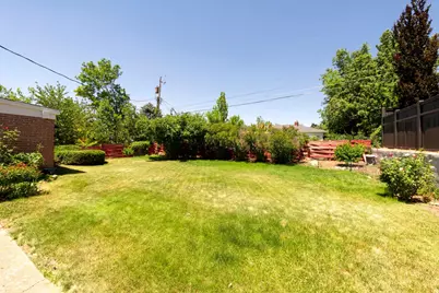2387 E Beacon Dr, Salt Lake City, UT 84108 - Photo 9