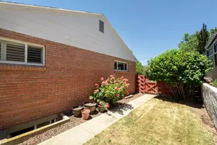 2387 E Beacon Dr, Salt Lake City, UT 84108 - Photo 7