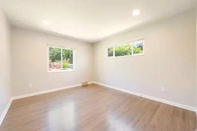 2387 E Beacon Dr, Salt Lake City, UT 84108 - Photo 27