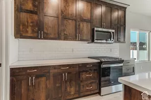 1274 W Hendrix St, Riverton, UT 84065 - Photo 31