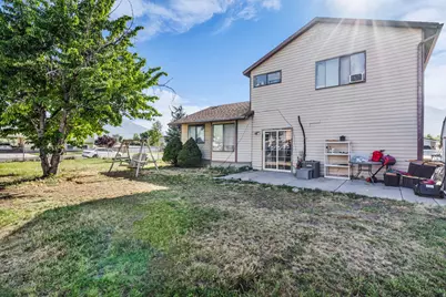 867 N 2600 W, Provo, UT 84601 - Photo 9