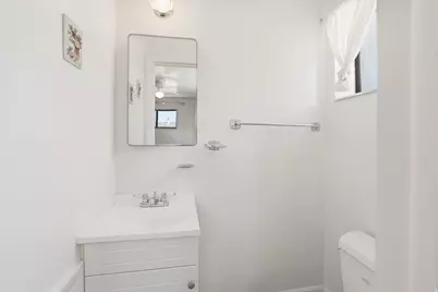 555 W 300 N, Clearfield, UT 84015 - Photo 9