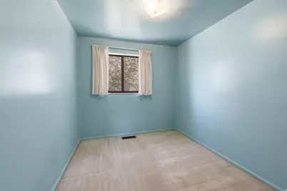 555 W 300 N, Clearfield, UT 84015 - Photo 11