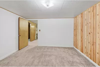555 W 300 N, Clearfield, UT 84015 - Photo 17