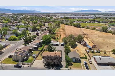 555 W 300 N, Clearfield, UT 84015 - Photo 39