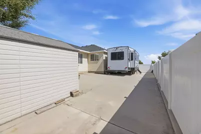 5467 W Mayflower St, West Jordan, UT 84081 - Photo 33