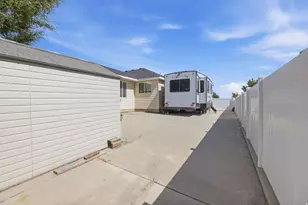 5467 W Mayflower St, West Jordan, UT 84081 - Photo 33
