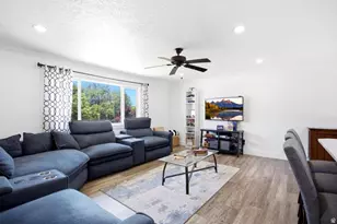 462 W 2225 S, Clearfield, UT 84015 - Photo 3