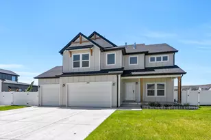 189 N Woodrun Wy, Saratoga Springs, UT 84045 - Photo 1