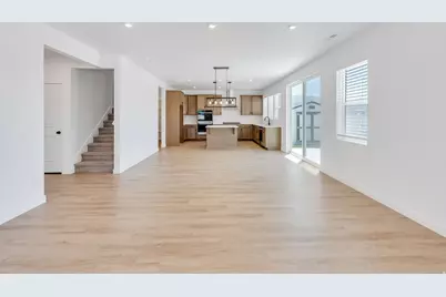 189 N Woodrun Way, Saratoga Springs, UT 84045 - Photo 7