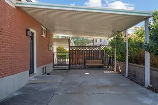 1569 E Lanebrook Cir S, Salt Lake City, UT 84124 - Photo 3