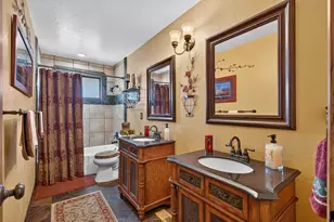 10703 S Dimple Dell Dr E, Sandy, UT 84092 - Photo 19