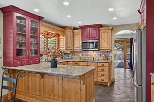 10703 S Dimple Dell Dr E, Sandy, UT 84092 - Photo 9