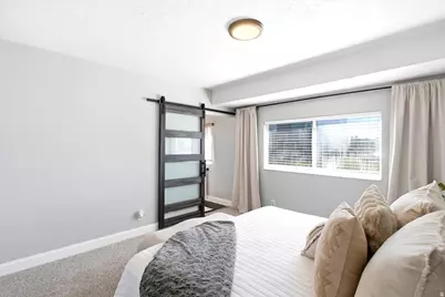 992 S 200 E, Layton, UT 84041 - Photo 13