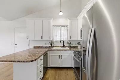 1206 E Moss Cir, Midvale, UT 84047 - Photo 9