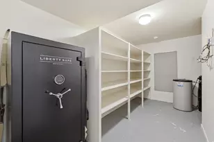5660 N 1400 W, Winchester Hills, UT 84770 - Photo 35
