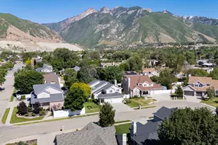 6931 S Knudsen Mill Circle, Cottonwood Heights, UT 84121 - Photo 3