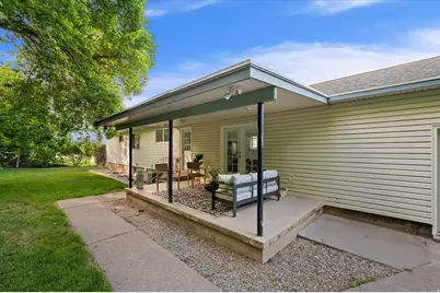 185 E South Weber Dr, South Weber, UT 84405 - Photo 45