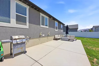 100 E Gilbert Peak Way, Eagle Mountain, UT 84005 - Photo 37