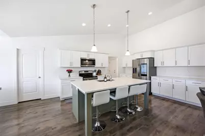 100 E Gilbert Peak Way, Eagle Mountain, UT 84005 - Photo 7
