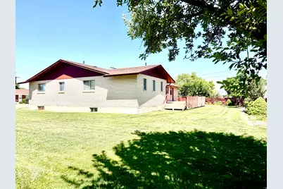 241 W 250 S, Vernal, UT 84078 - Photo 3