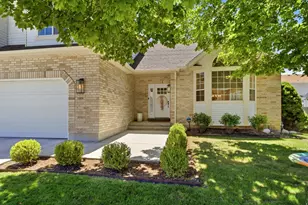 2154 E New Horizon Dr, Sandy, UT 84093 - Photo 3