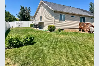 2581 W 1890 N, Clinton, UT 84015 - Photo 29