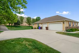 2286 E Cedar Dr, Eagle Mountain, UT 84005 - Photo 41