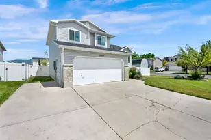 2011 S 2830 W, Syracuse, UT 84075 - Photo 3