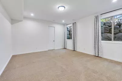 2229 E Viscaya Dr, Draper, UT 84020 - Photo 55