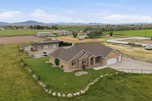 6643 W 5900 S, Hooper, UT 84315 - Photo 1