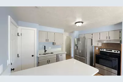 731 S 1650 E #B, Clearfield, UT 84015 - Photo 5