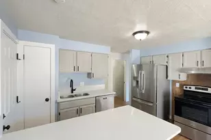 731 S 1650 E, Clearfield, UT 84015 - Photo 5