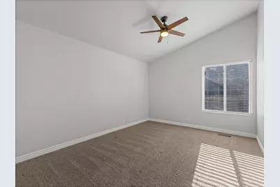 433 W Chase Ln N, Centerville, UT 84014 - Photo 21