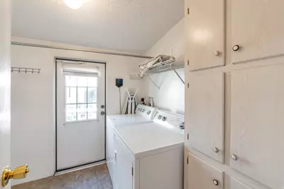 279 W Eastgate Dr, Sandy, UT 84070 - Photo 11