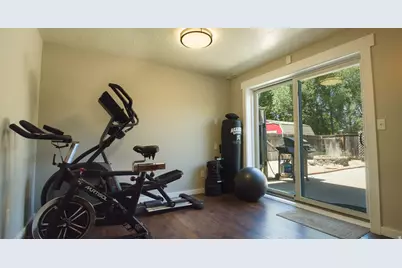 823 E Creekside Dr S, Layton, UT 84041 - Photo 25