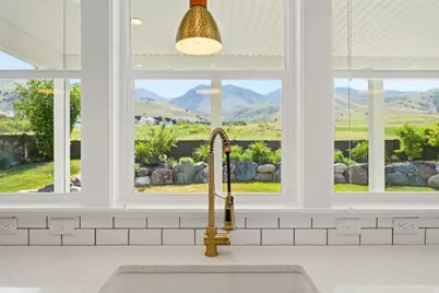 338 S Windy Ridge Dr E, Smithfield, UT 84335 - Photo 1