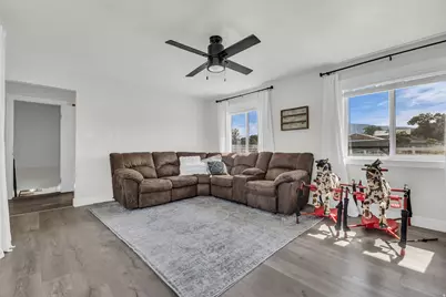 415 S 200 W, Fillmore, UT 84631 - Photo 15