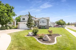 4596 S 3150 W, Roy, UT 84067 - Photo 3