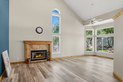 1927 E Bear Creek Dr S, Draper, UT 84020 - Photo 9