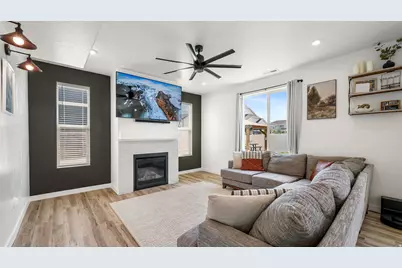699 W 900 S, Springville, UT 84663 - Photo 9